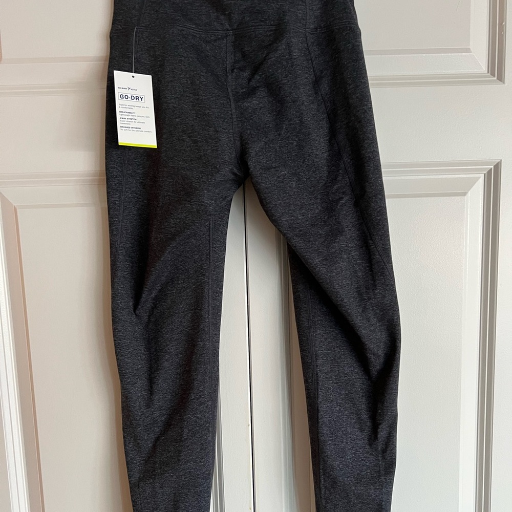 Girls Old Navy leggings size small.  New with tags!